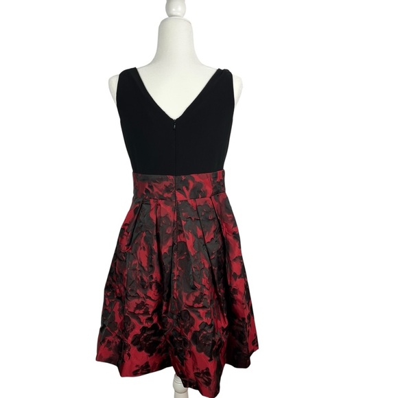 LAUREN RALPH LAUREN Black and Red Floral Knee Length Cocktail Event Dress Size 8 - Picture 2 of 11